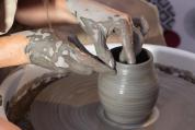 Atelier poterie deux mains la terre marc zommer photographies 84